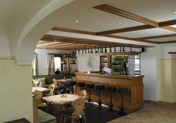 Gasthof Weberbauer Scheffau am Wilden Kaiser Restoran gambar